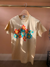 Load image into Gallery viewer, FLOWER BUDS T-Shirt
